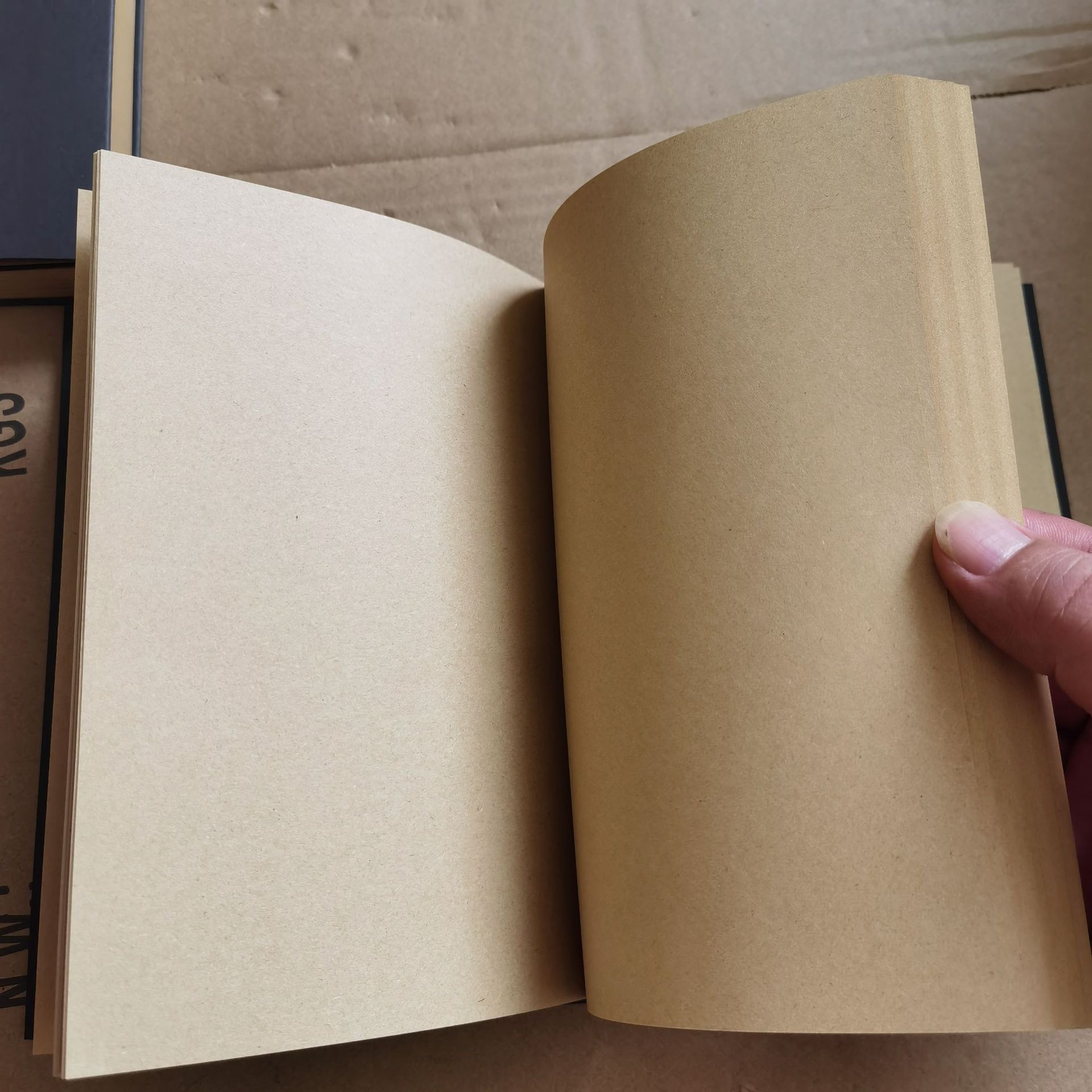 Cuaderno con relieve 3D de Cth - Stationery reseña y precio